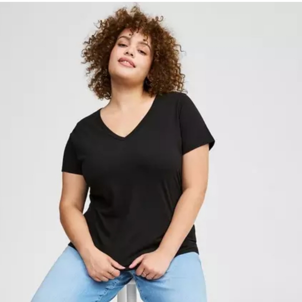 Torrid Black V-Neck T-Shirt 2X